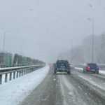 Trafic ingreunat din cauza viscolului pe A1 Sibiu