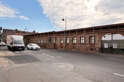 Viitoarea cladire de langa Prefectura starneste neliniste