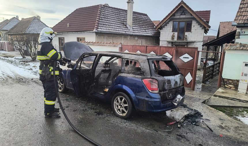autoturism ars in fata portii in miercurea sibiului