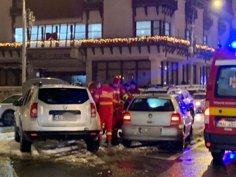 Accident in Piata Unirii din Sibiu tanar spitalizat