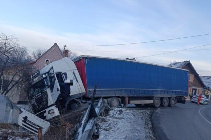 Accident pe DN1 la Scoreiu trafic oprit