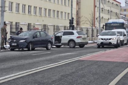 Accident pe Milea masina Armatei implicata in accident