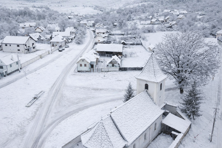 Avarie majora la reteaua de apa din Tichindeal