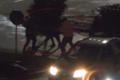 Bataie in parcarea Carrefour un tanar a fost internat la spital video