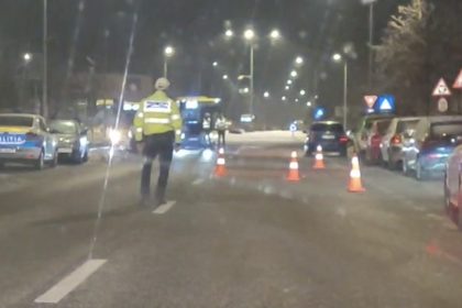 Batrin grav ranit de o masina pe Calea Poplacii din Sibiu video