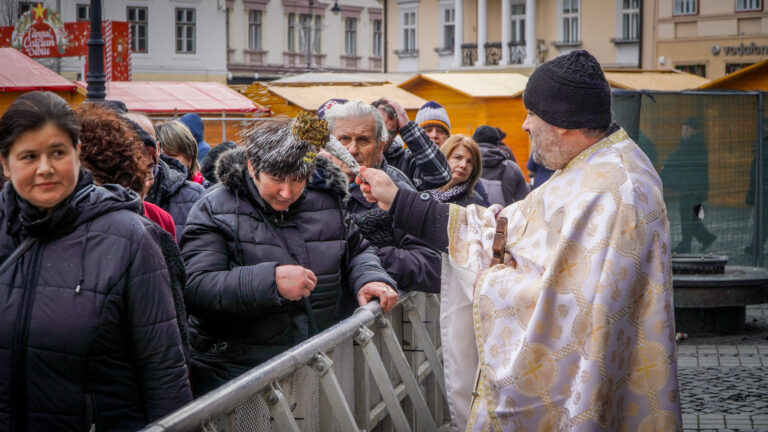 Boboteaza se sarbatoreste langa Catedrala nu in Piata Mare