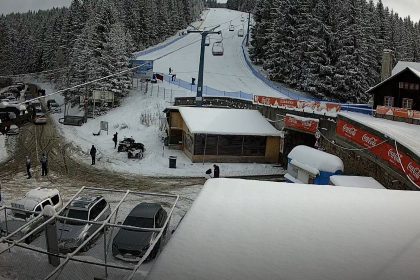 Circulatie de iarna spre Paltinis carosabil alunecos