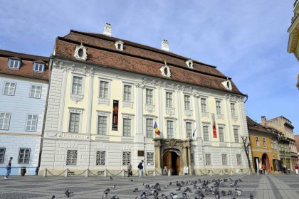 Concursul pentru conducerea Muzeului Brukenthal uni dintre candidati s au retras