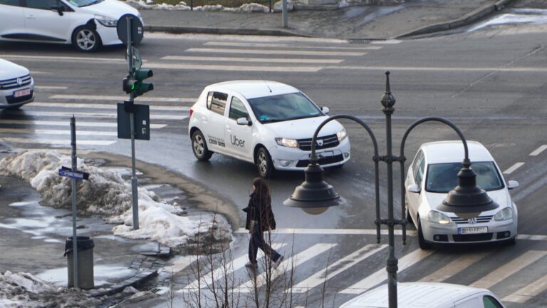 Conflict intre clienti si soferii de pe Uber si Bolt la Sibiu sibienii semnaleaza abuzuri si inselatorii in mod constant