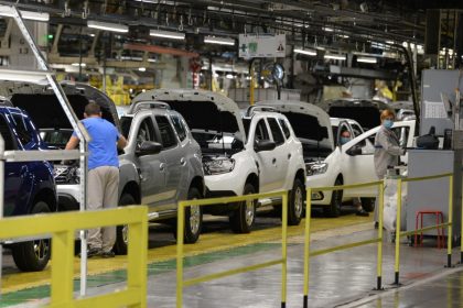 Consiliul Concurentei amendeaza Dacia si Renault cu 160 milioane lei