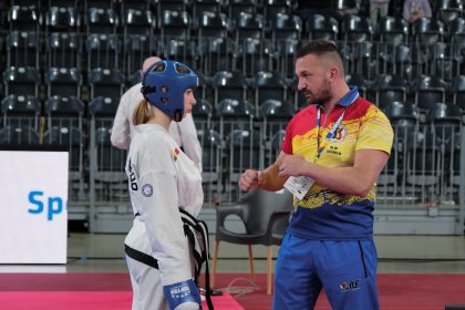 Dup violenele din coli un antrenor din Sibiu discut despre beneficiile sportului Copiii vin cu furie i pleac transformai