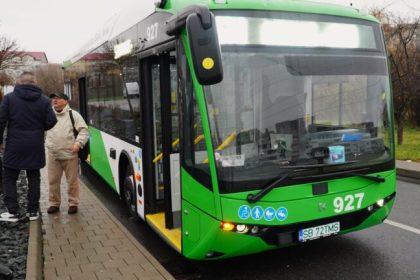 Elevii din Cisnadie solicita un traseu mai eficient al autobuzelor catre Sibiu Primaria si Tursib cauta solutii si alternative