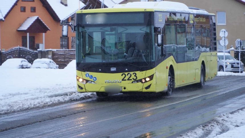 Incident marti in autobuz Tursib pasager cu nevoie de ingrijiri