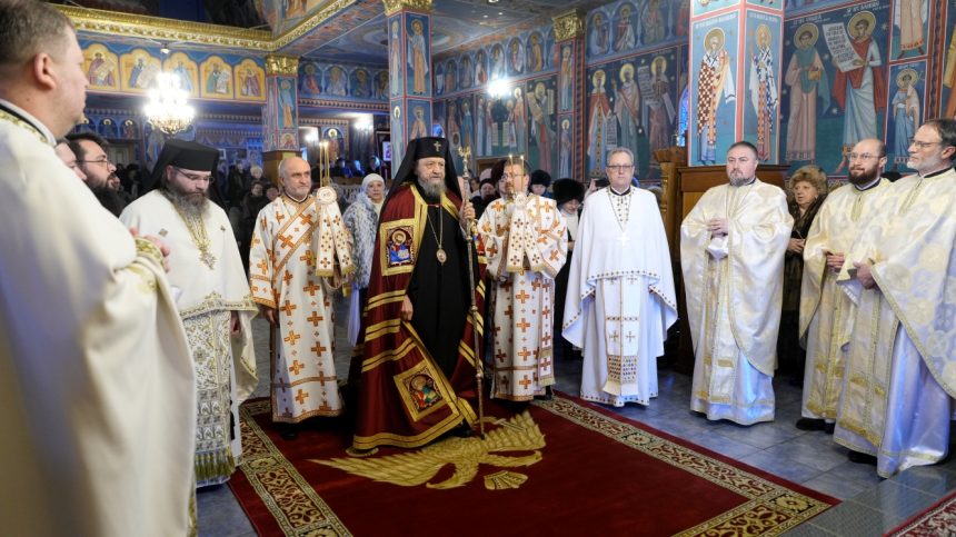 Liturghie arhiereasca si momente festive la Biserica din cartierul Hipodrom din Sibiu fotografii