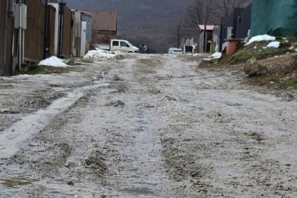 Locatarii de pe strada Carpati solicita modernizarea strazii Primaria Cisnadie explica de ce nu poate interveni