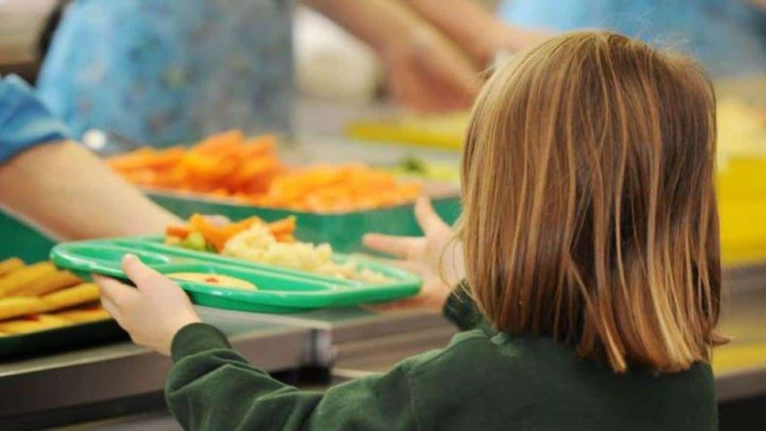 Masa calda sau pachet alimentar in 8 scoli din Sibiu