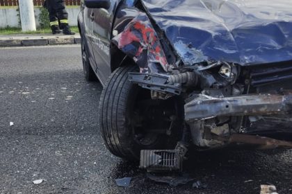 Masina incredintata unui tanar fara permis accident la Darlos