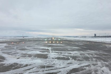 Ninsoarea perturba zborurile la Aeroportul Sibiu