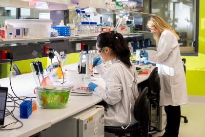 Oamenii de stiinta anunta un progres major in lupta impotriva cancerului tratamente mai accesibile si eficiente