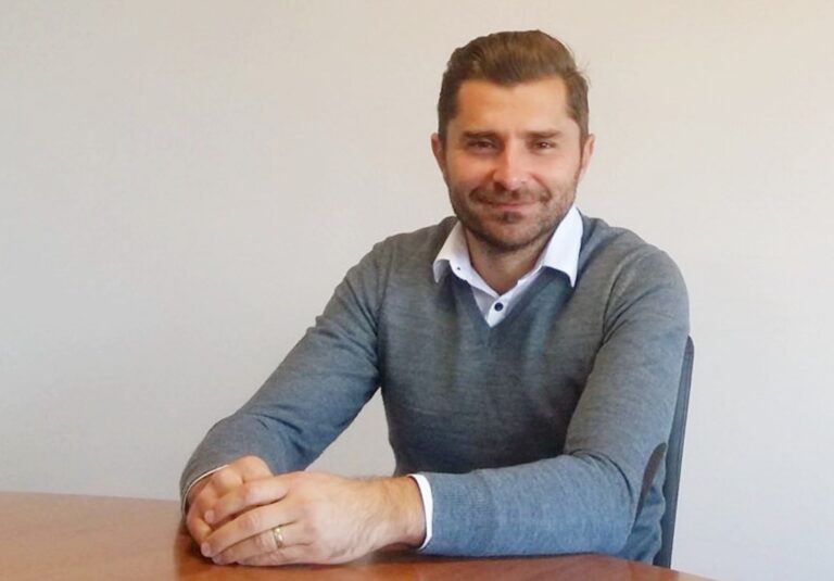 Seful Politiei Sibiu s a pensionat cine este Sebastian Vestemeanu