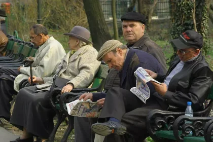 Vesti nefavorabile de la Ministerul Muncii salariile pensiile si alocatiile vor fi inghetate pana in 2026