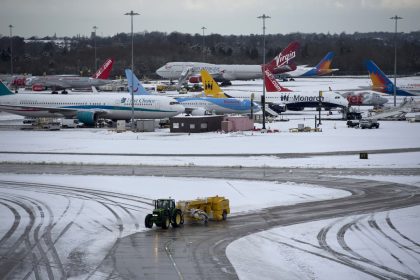 Vreme extrema in Europa aeroporturi inchise multe