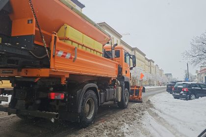Zece utilaje au dezapezit strazile din Sibiu