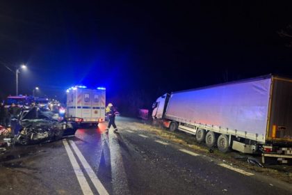 accident fatal pe valea oltului in calimanesti foto