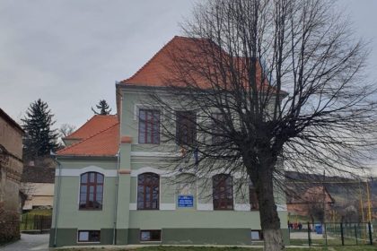 caz grav de violenta la o scoala din judetul sibiu un elev a fost sugrumat si taiat cu un cutit de catre un coleg