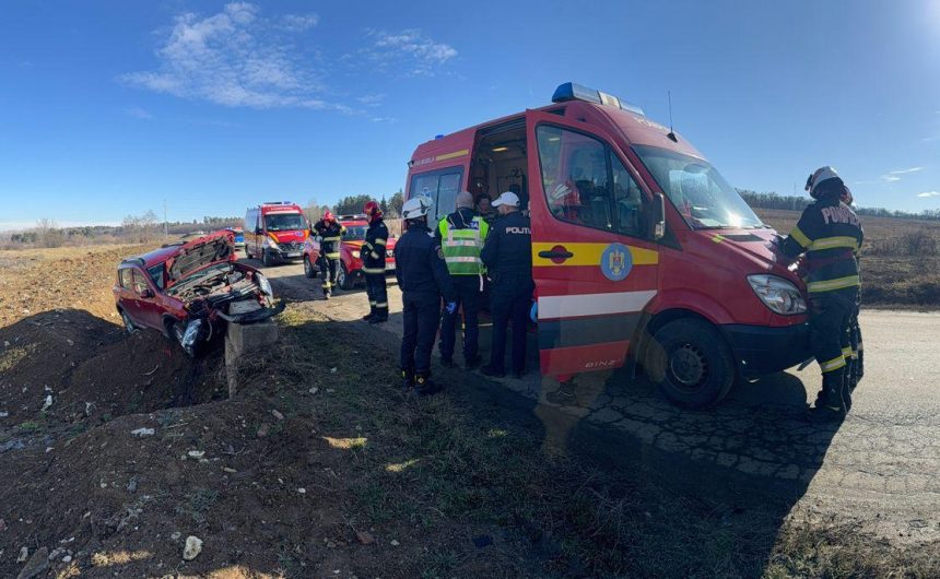 Accident la iesirea din Sibiu spre Poplaca soferita de 74 de ani a intrat cu masina intr un cap de pod foto