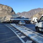 Accident pe Valea Oltului la Calimanesti doua furgonete implicate