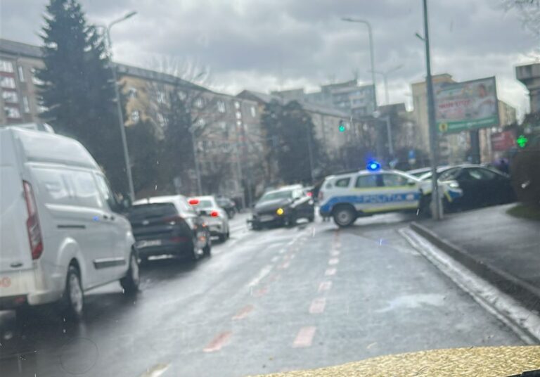 Accident pe strada Nicolae Iorga in Sibiu trafic ingreunat