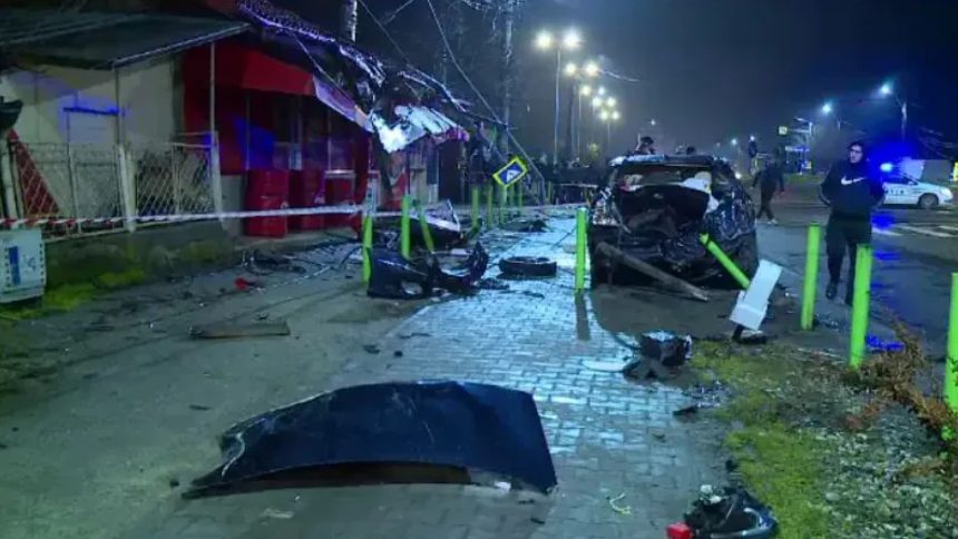 Accident spectaculos in Ilfov O masina a sarit peste un sens giratoriu video