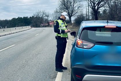 Actiune rapida pe Valea Oltului record de amenzi in numai 4 ore pentru viteza si neportul centurii foto video