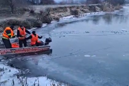 Alerta in zona garii din Avrig o persoana a cazut in raul Olt