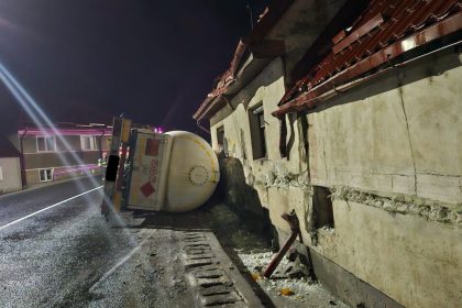 Alerta pe DN1 la Scoreiu cistern cu gaz rsturnat mai muli oameni evacuai din locuine video