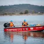Barbat cazut intr un lac la granita dintre Sibiu si Alba echipele de scafandri il cauta