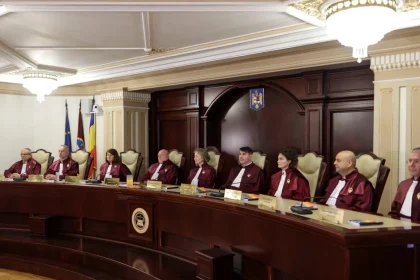 CCR a amanat pentru a cincea oara decizia referitoare la pensiile speciale