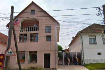 Ce sanciune a primit sibianul care si a infrumusetat casa cu simboluri fasciste in interior avea o pictura cu Hitler