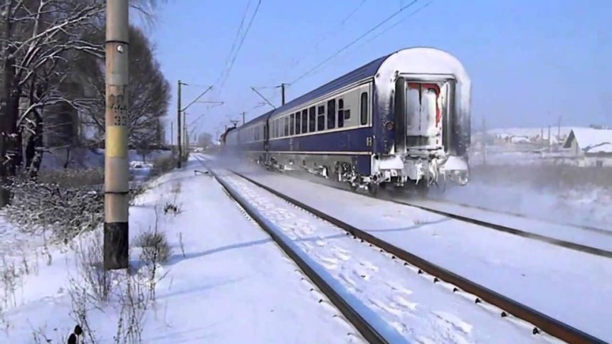 Circulatia trenurilor se desfasoara in conditii de iarna CFR este pregatit pentru interventii