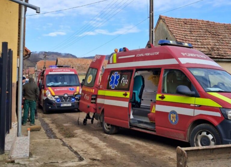 Cum se simte muncitorul prins sub un mal de pamant la Buia este in continuare internat la spital