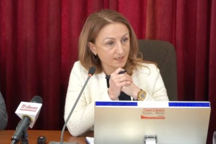 Daniela Cimpean reactioneaza dupa acuzatiile PSD ca ar fi renuntat la o finantare pentru viitorul spital din Sibiu In timp ce unii se ocupas cu adevarat pe altii doar ii intereseaza