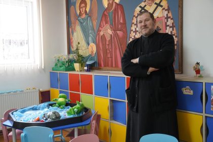 De la sudor la cel mai tanar protopop din Romania povestea impresionanta a parintelui Gafton din Avrig