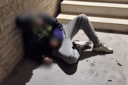 Imagini socante la Selimbar 4 adolescenti sub influenta drogurilor aproape inconstienti Nu se mai putea mentine in picioare video