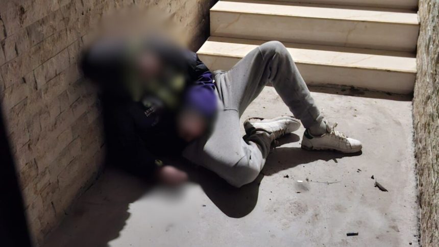 Imagini socante la Selimbar 4 adolescenti sub influenta drogurilor aproape inconstienti Nu se mai putea mentine in picioare video