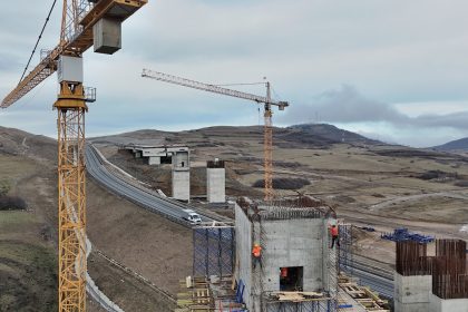 Lucrari reluate pentru un sector important al autostrazii Sibiu Pitesti Guvernul a adoptat o OUG