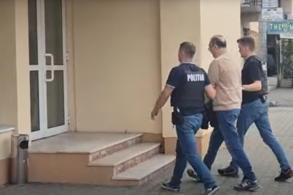 Medic din Sibiu retinut pentru luare de mita de la pacienti in Sebes care sunt acuzatiile formulate impotriva sa