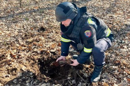 Munitie de razboi gasita in padurera Sopa interventie a pirotehnistilor foto