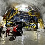 Ninsoarea si viscolul nu impiedica lucrarile pe A1 sute de muncitori mobilizati la Tunelurile Margina