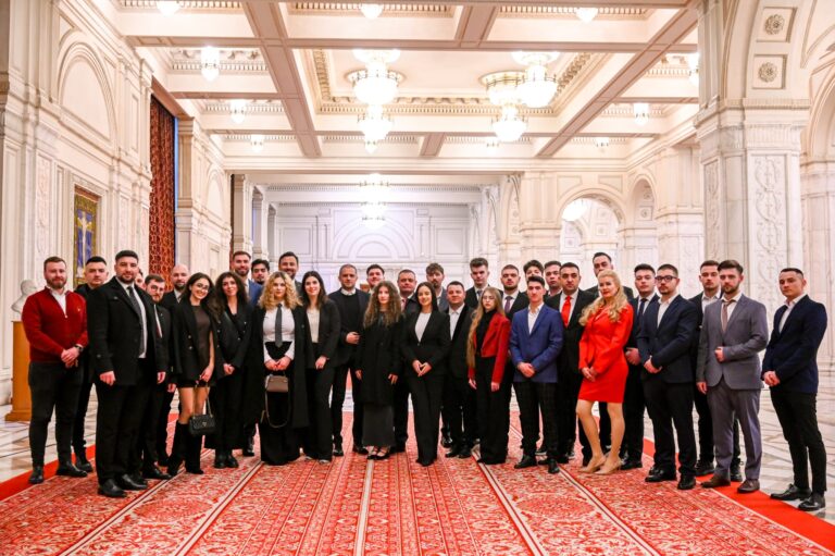 PSD Sibiu Tinerii social democrati au patruns in parlament foto